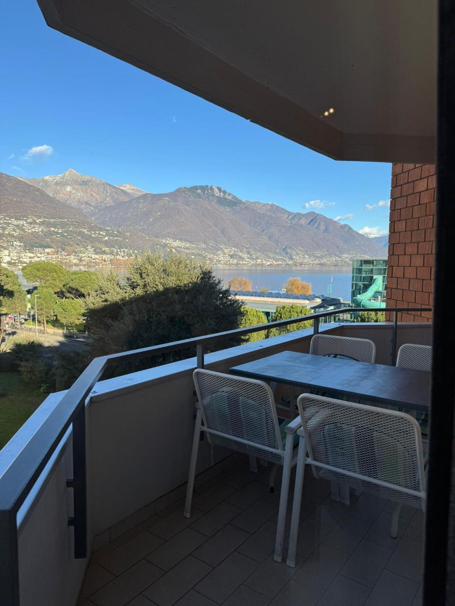 Locarno: Casa Lido Apartment Bagian luar foto