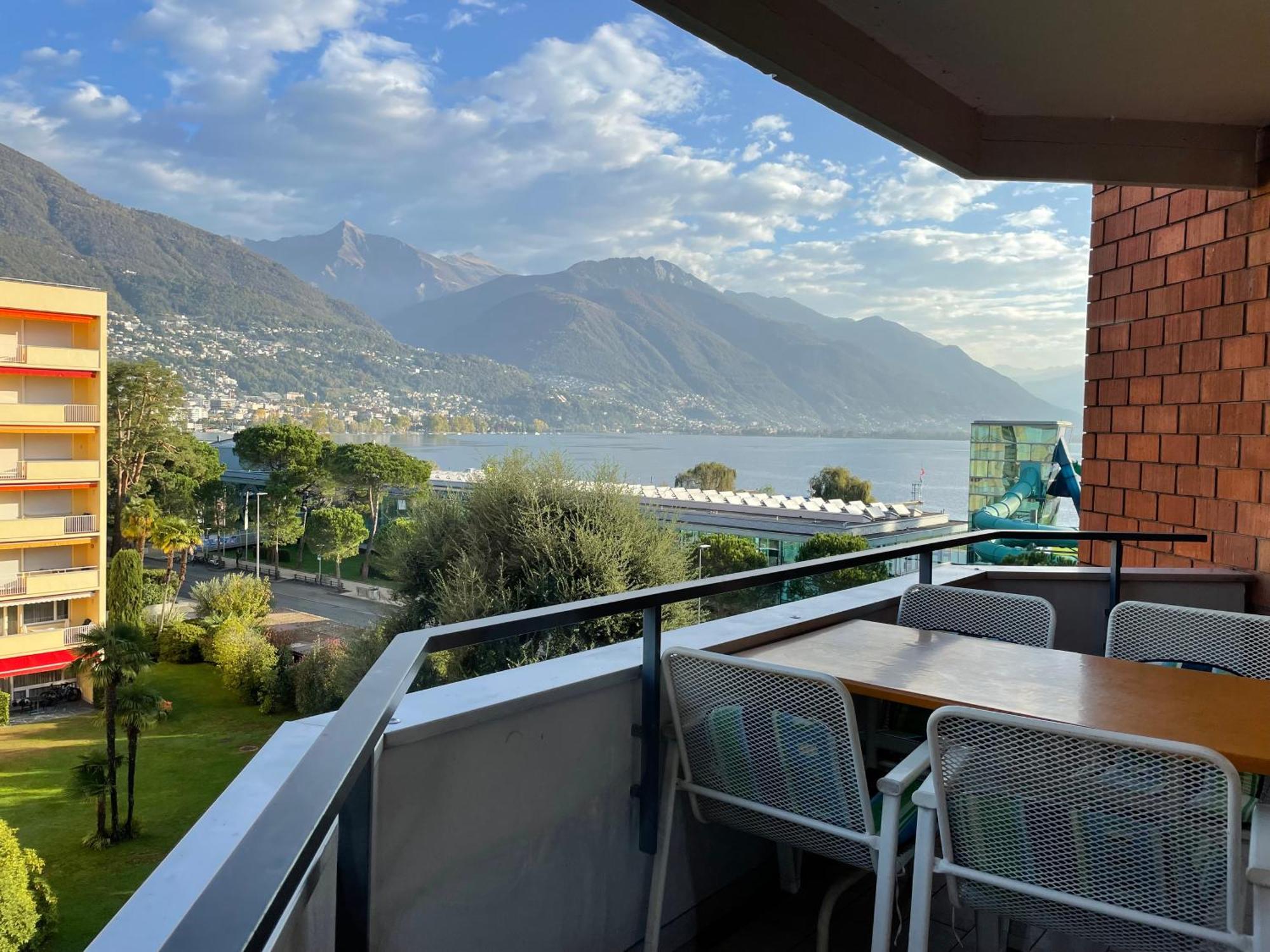 Locarno: Casa Lido Apartment Bagian luar foto
